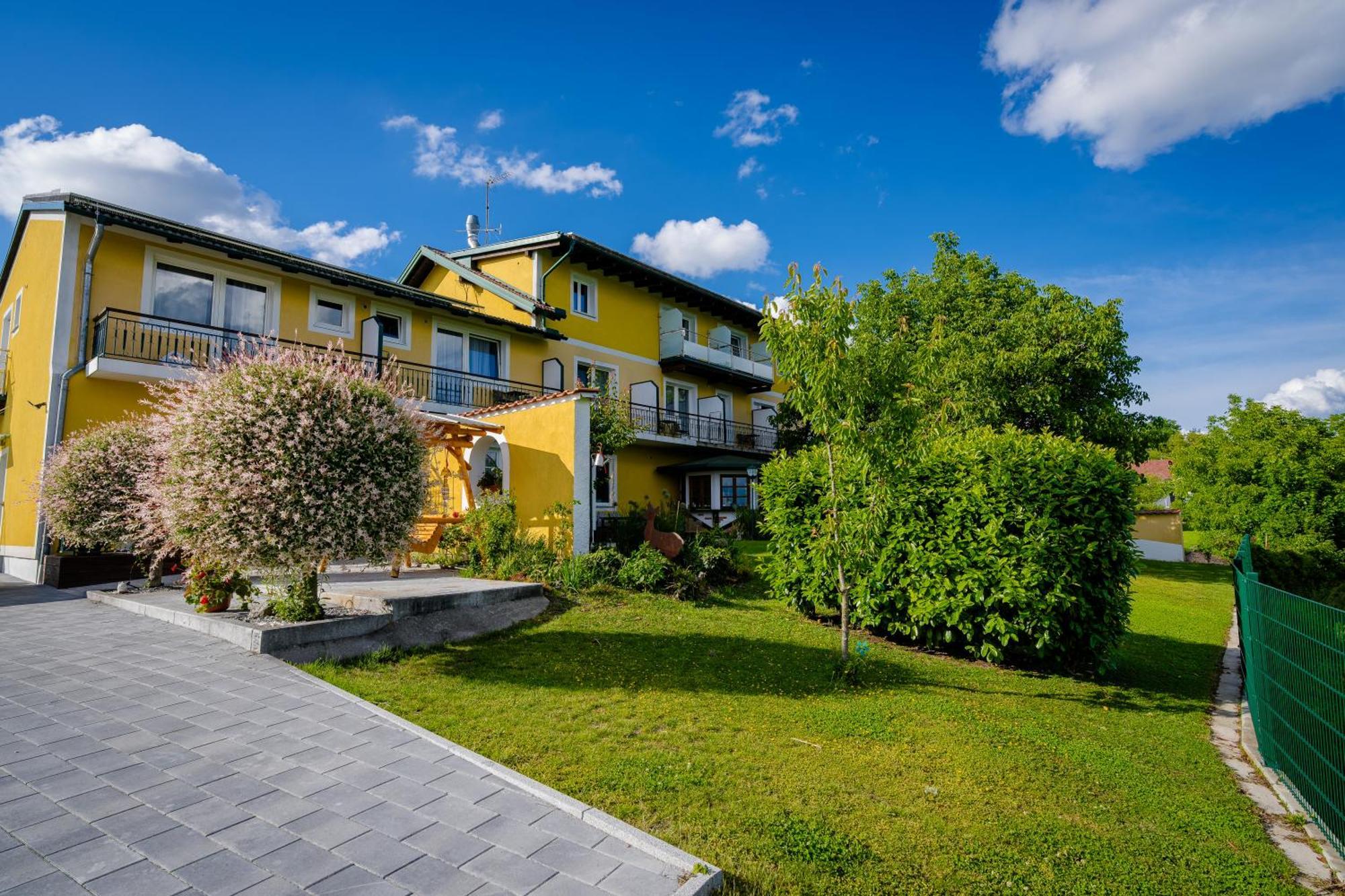 Pension Baumgartner-Berghof Obernberg am Inn Buitenkant foto